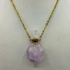 Pendentif fiole à parfum en améthyste claire, pierre taillée