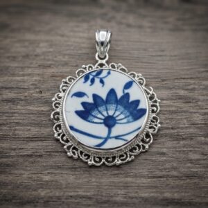 Pendentif "Fleur d'azur"